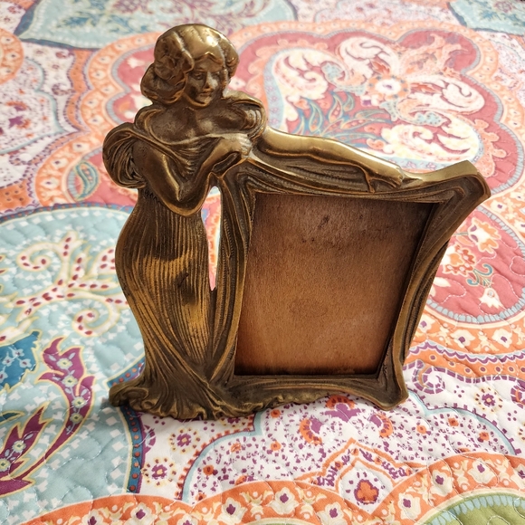 Vintage Art Nouveau Brass Picture Frame, Woman Holding Frame - Picture 2 of 10